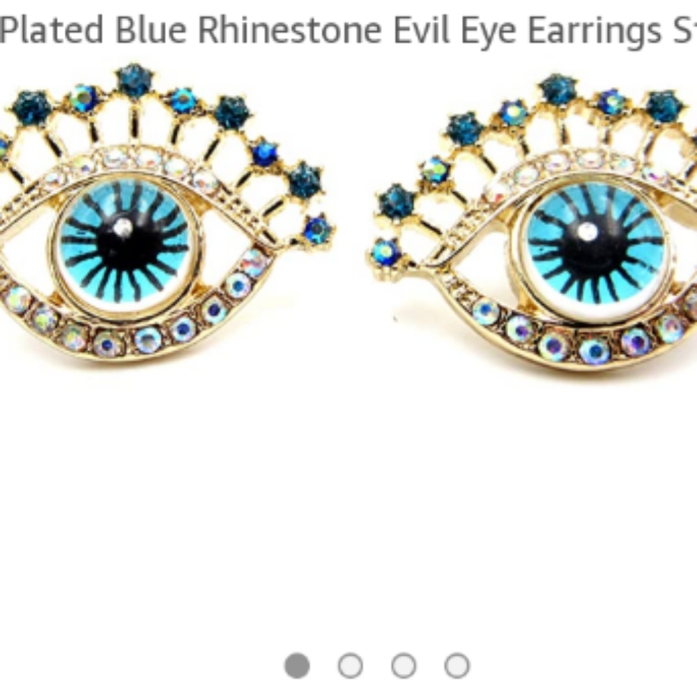 Evil eye earrings 😍